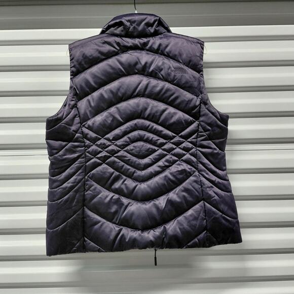 The North Face Womens 550 Down Puffer Vest Sz Large Purple Quilted Zip Jacket - Picture 3 of 9
